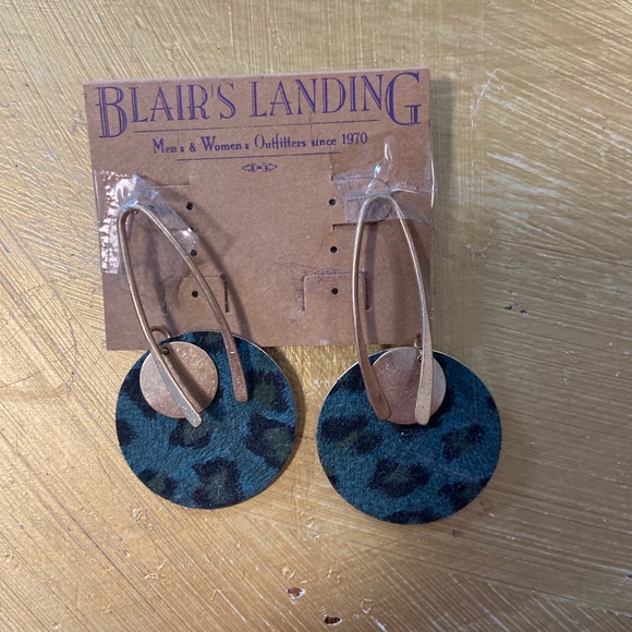 Leopard earrings -NWT - Picture 2 of 2